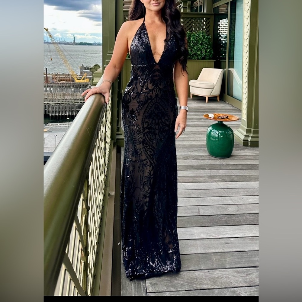 Alamour The Label Black Maxi Dress - Picture 6 of 6